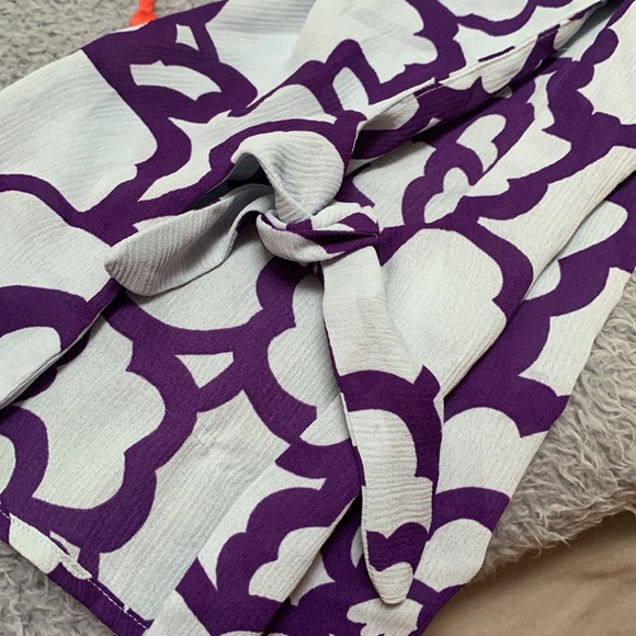 Ann Taylor Floral Blouse - Size L - Picture 4 of 4